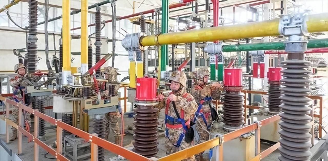 原创             谁还敢得罪中国？全球不再疯抢芯片，而是中国20万一台的变压器