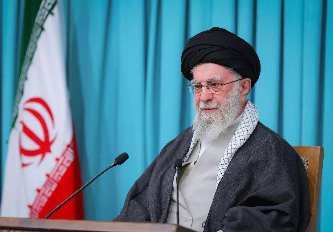 特朗普下达最后通牒,100万伊朗军队列阵待战,紧急关头中俄两国同时出手!