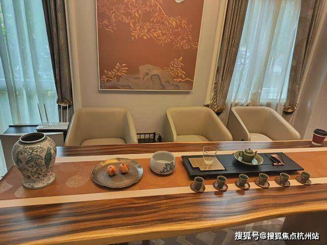 尊龙凯时- 尊龙凯时官方网站- APP下载绿宝园翡梵别墅官方售楼处电话→绿宝园翡梵别墅售楼中心电线上海浦东·楼盘百科→网站→首页→处24小时热线电话