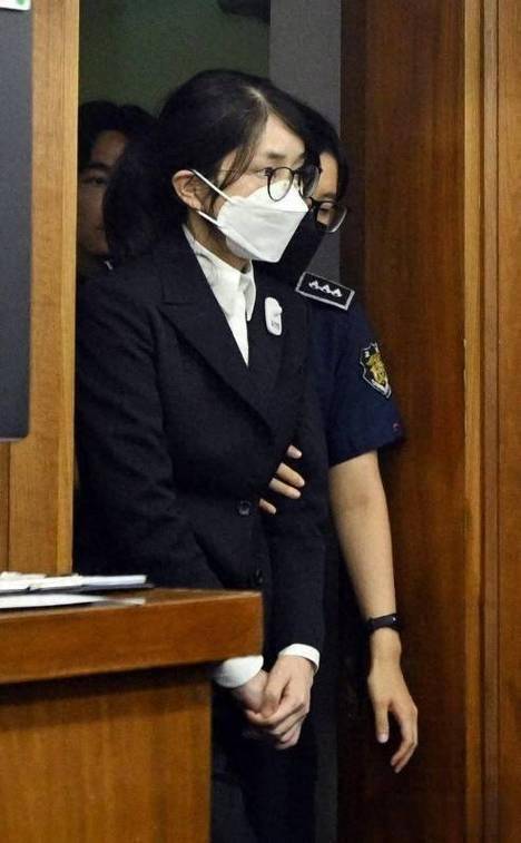 一审被判20个月，金建希多项罪名被法院否决，有机会重见天日
