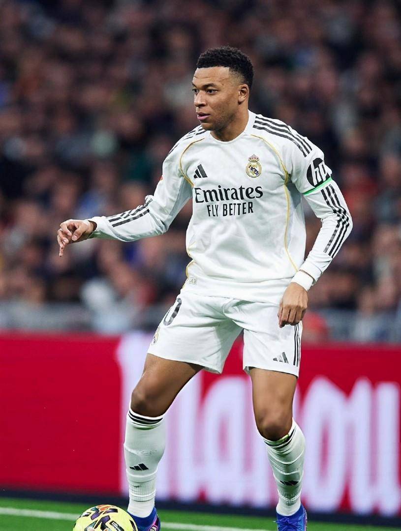 2-1！西西班牙足球甲级联赛甲神剧情红牌+点杀皇马11打9险胜！积分榜出炉：前2差1分