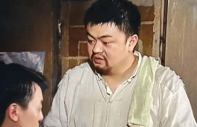 83岁高明近况曝光，儿子高亮去世后，儿媳撑起他与老伴的晚年