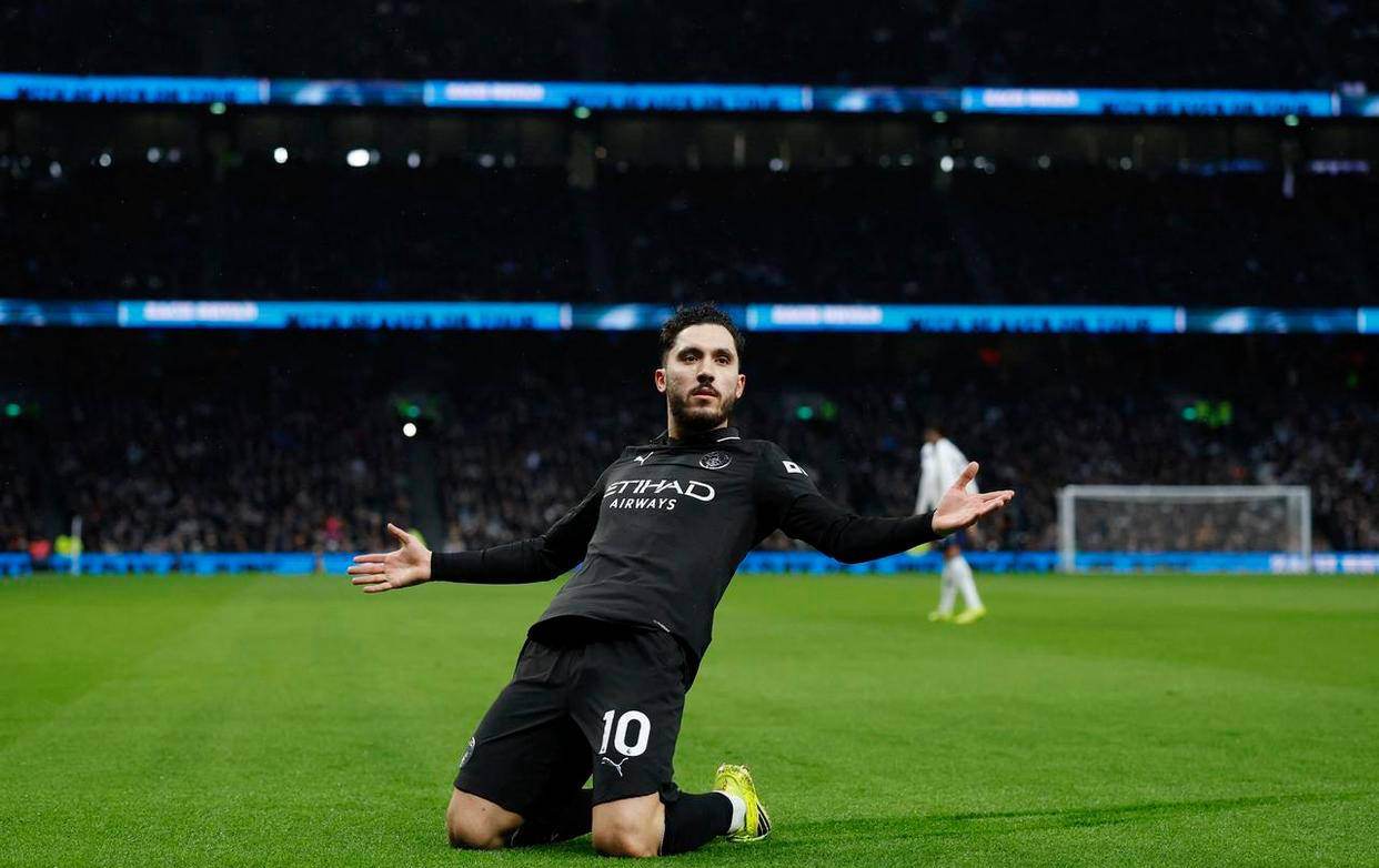 英超联赛免费高清直播+实时赛程+积分预测（2025赛季全覆盖）英超最新积分榜揭秘：曼城、曼联、维拉关键战绩分析