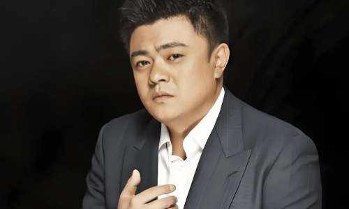 83岁高明近况曝光，儿子高亮去世后，儿媳撑起他与老伴的晚年