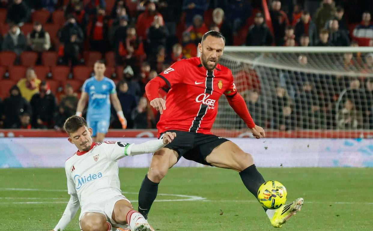 西班牙足球甲级联赛西甲最新积分榜揭晓：塞维利亚1-4惨败马略卡排名大洗牌