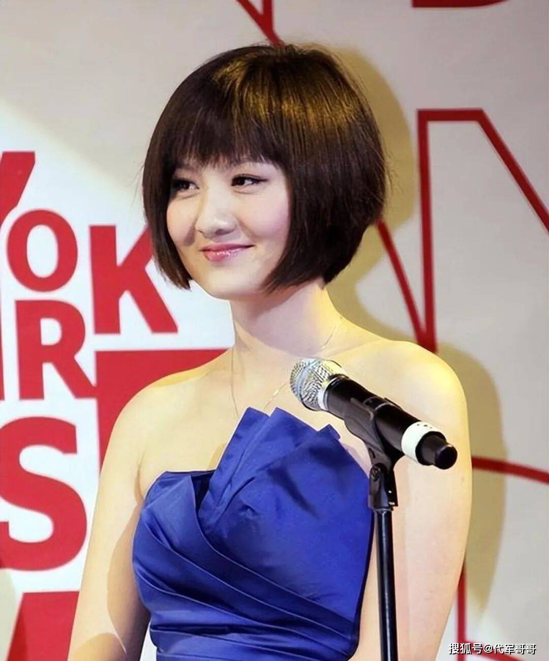 央视主持人蒋小涵：嫁给初恋36岁高龄生子，如今44岁被老公宠成公主