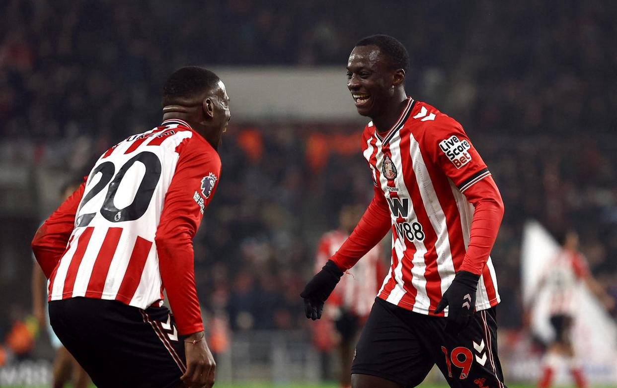 英超最新积分榜揭晓：桑英格兰足球超级联赛德兰3-0大胜曼联掌握争夺欧冠主动权