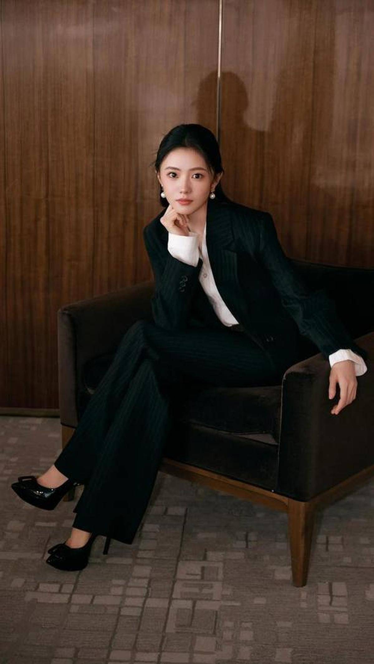 黑色系通伟德体育(BetVictor S