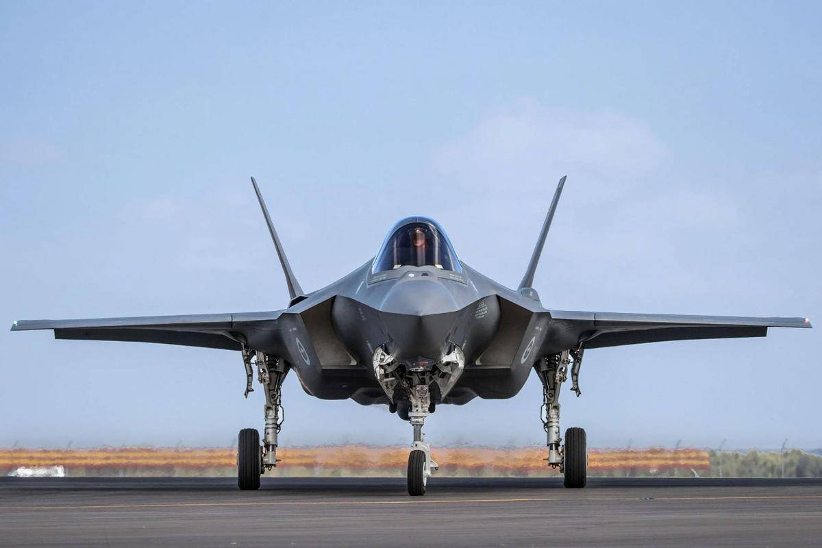 中国有几种应对措施？100架苏-57落户印度，用光辉同款雷达导弹