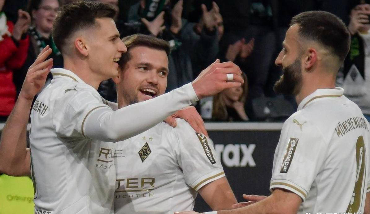 德甲最新积分战报：争冠悬念重燃