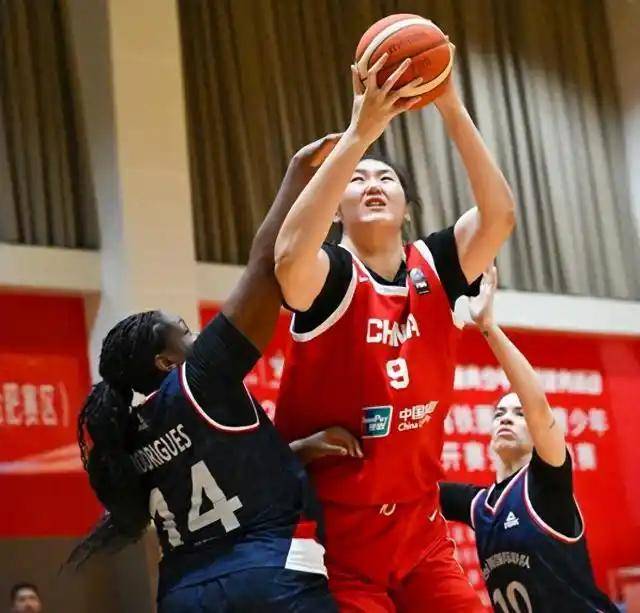 NBA职业联赛中文官网__实时赛程比分+球队资讯中国女篮95-39胜国际联队不直播不