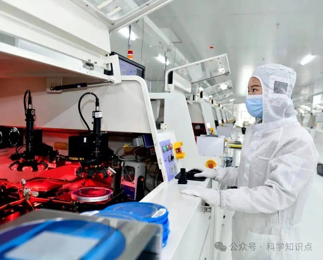 原创             芯片围剿，反噬开始？老美算盘打空，中国芯破局，数千亿订单回流背后！