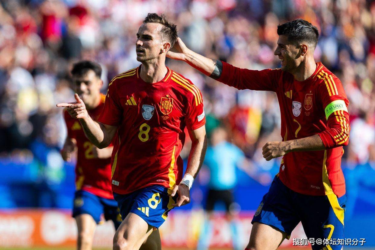 被灌进3球世界杯直播在线观看——高清足球直播平台推荐！西班牙队后防线太拉胯网友：美加墨世界杯夺冠没戏