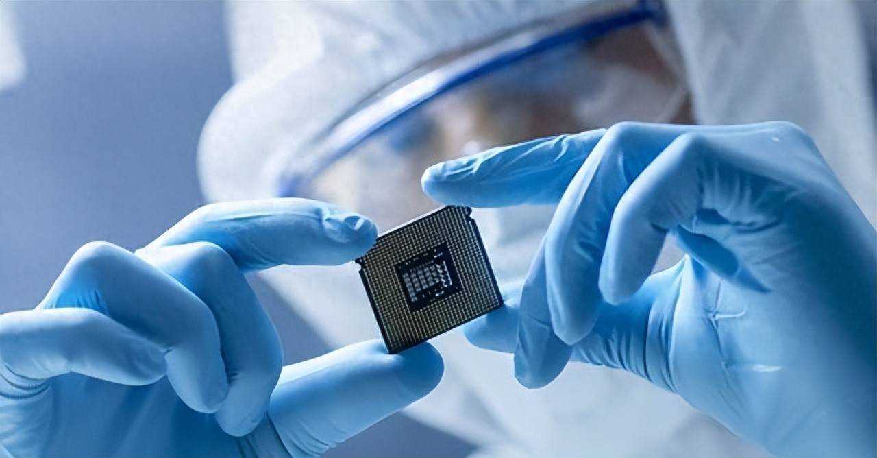 原创             为何俄罗斯不担心芯片、光刻机断供？除了中国，其他国家都不担心