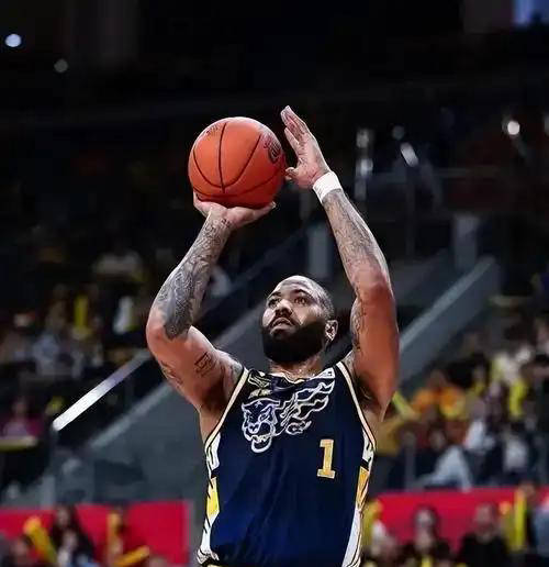 辽宁队重金引援？吉伦沃特回归CBA官宣新东家曝光曾被禁赛3个