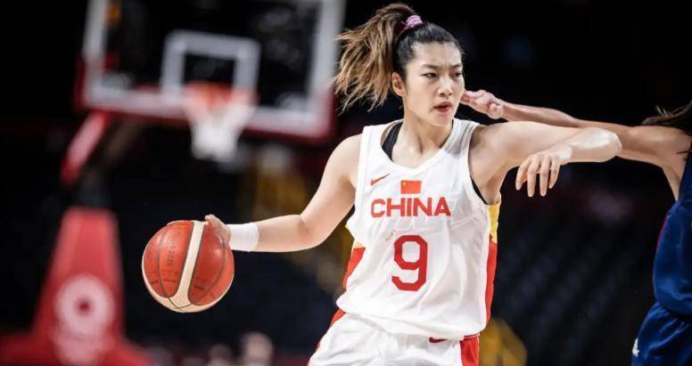 女欧洲篮球联赛中文网__赛程比分+球队资讯+盘口分析篮世预赛12人名单确定！韩旭李月