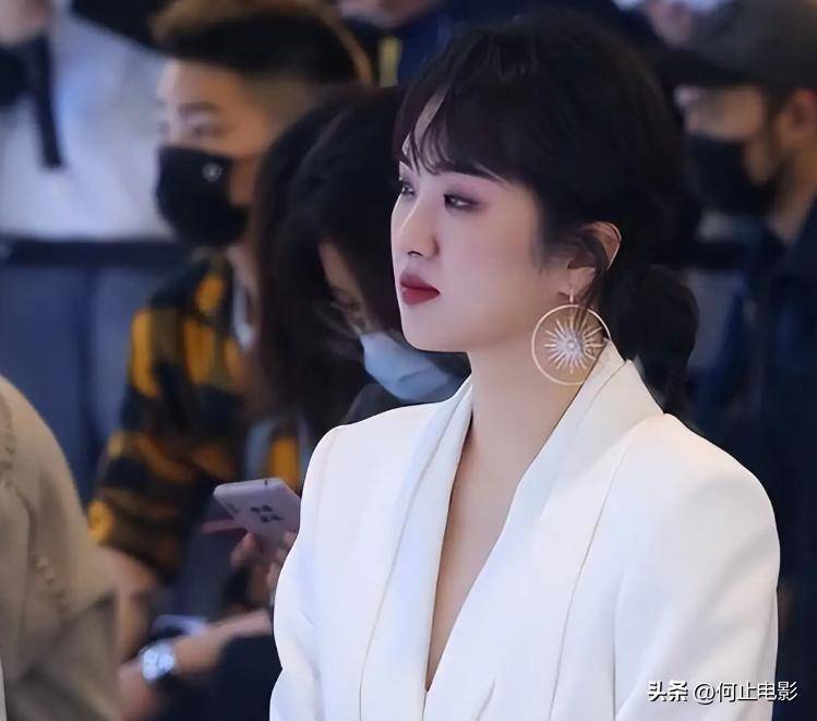 春节才过几天，姚安娜居然靠张艺谋意外火了一把，孟晚舟也没想到