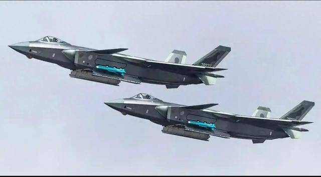 驻韩美军十多架F-16直逼黄海,歼20上阵?中方代差碾压美军,特朗普终于说实话
