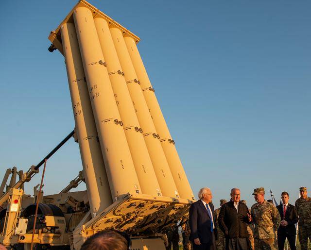 实锤了!伊朗拿出卫星图,证实美军反导被轰炸,战术导弹都拦不住了