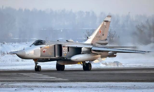 两架苏-24战斗轰炸机飞越波斯湾，被卡塔尔空军击落，飞行员抱着必死决心出战