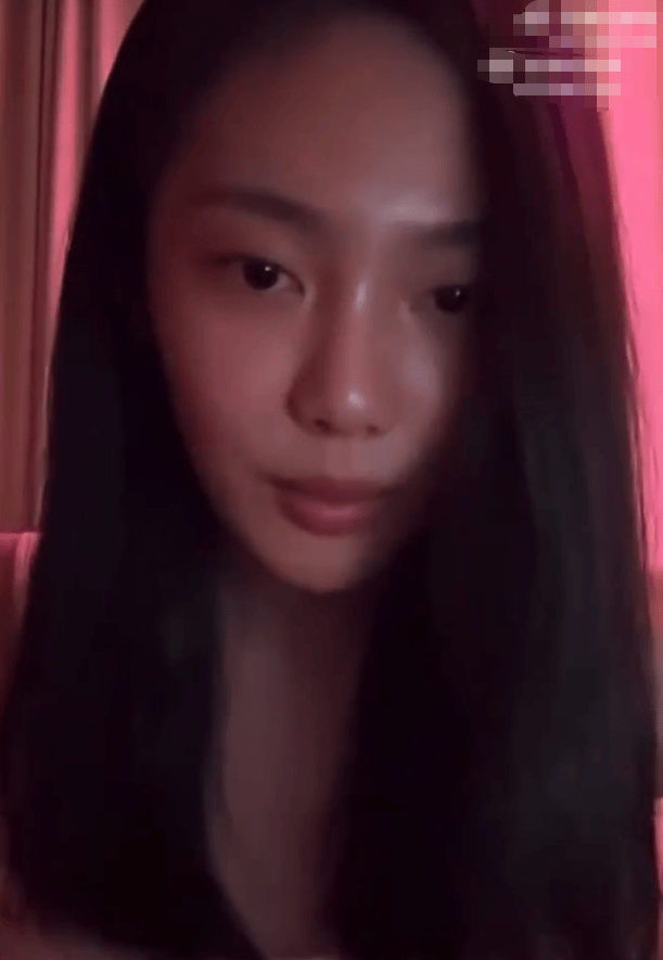 宁艺卓回应直播被说素颜好丑:那又咋了我就长这样封面图