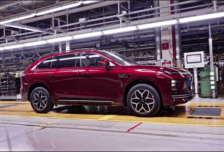 星途EX7首台量产车正式下线全球首搭航空级EMB制动技术(图1)