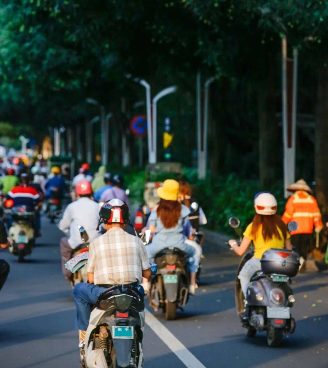 事关4亿电动车出行，代表委员发声