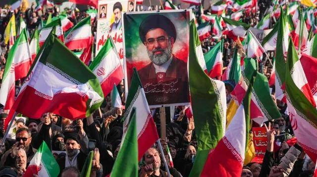 伊朗第46轮反击!美军轰炸哈尔克岛,特朗普此举将引爆中东浩劫?