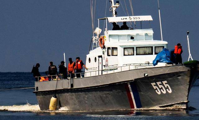 古巴顶不住了,公开承认和美国举行谈判,还同意美国特工登岛办案!