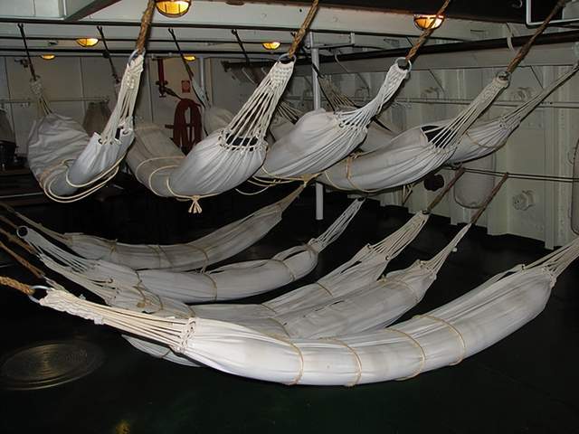 福特号烧了30个小时，美军士兵为何纵火？