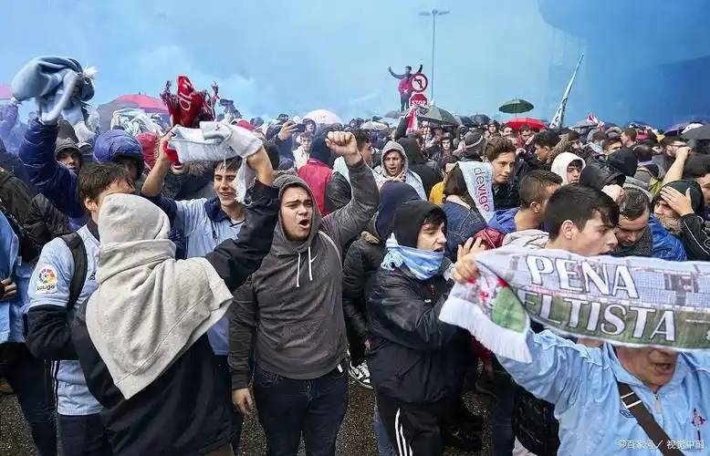 F35果然被摧毁？机身从尾到头被打穿，飞行员身上中了弹片，美军又收噩耗了！