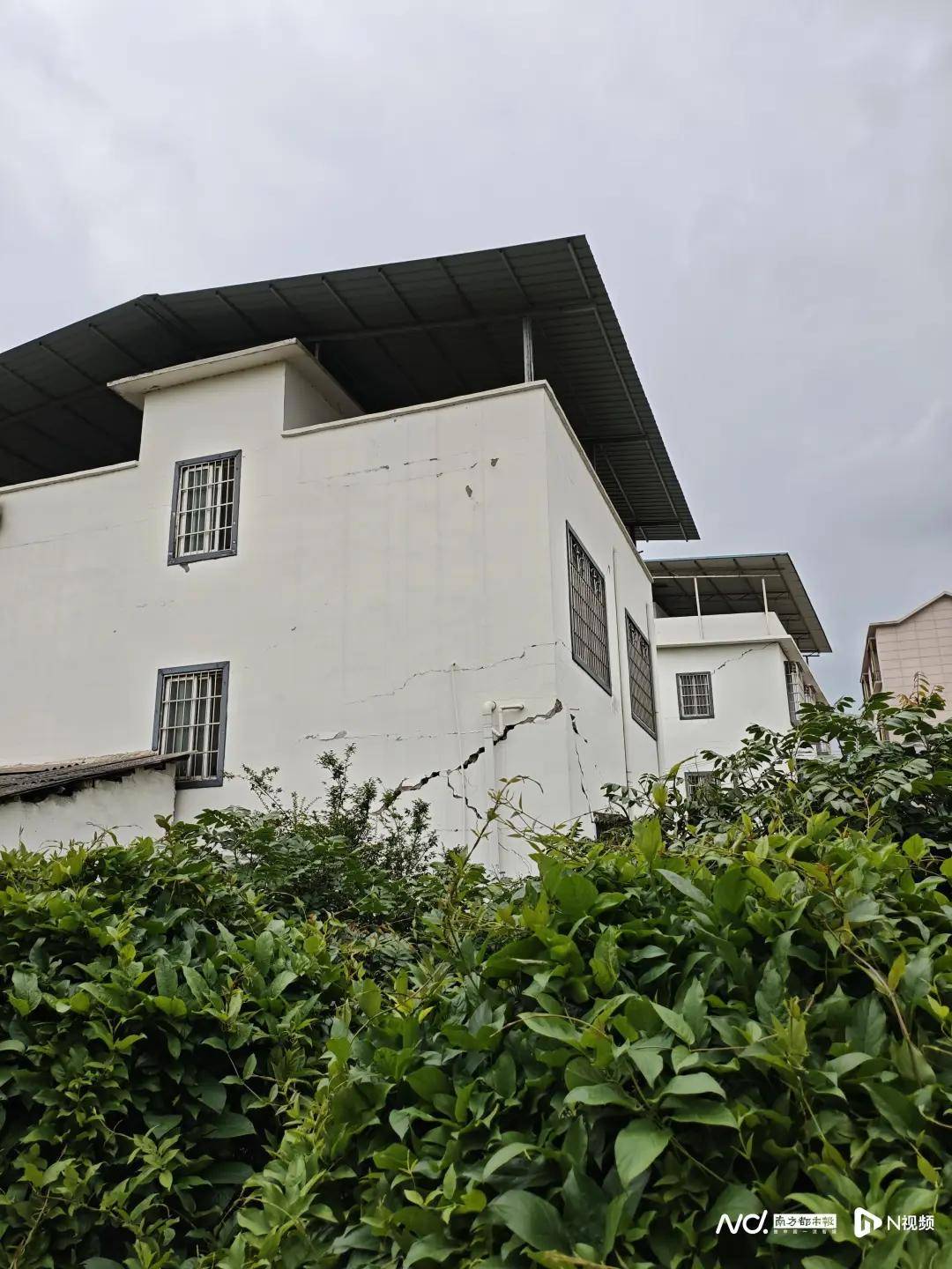 300年来最强地震，柳州70岁奶奶：掏空积蓄盖的房已不能再住