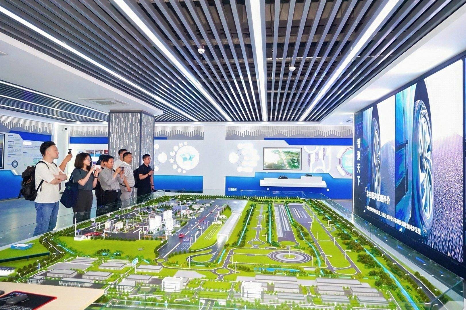 赛轮媒体试驾沉浸式感受国产轮胎顶尖魅力(图1)