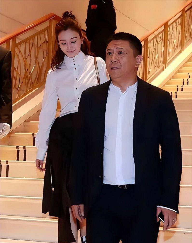 演都不演！李小冉被曝离婚不到48小时恶心的一幕出现了