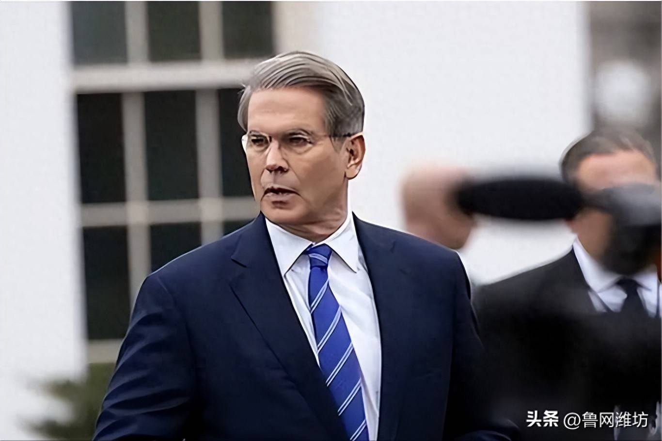 
        美财长威胁对伊朗实施经济孤立，向美国盟友喊话：要么与美国站在一起，要么与美国为敌！