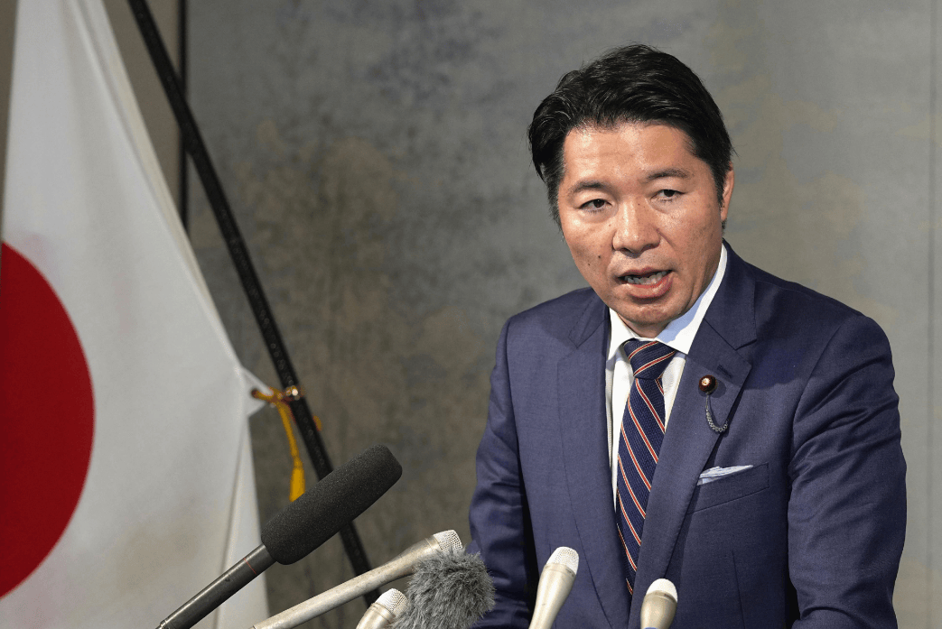 
        日本议员访华被收拾了，带着一肚子气回国后，立刻对中方口出狂言