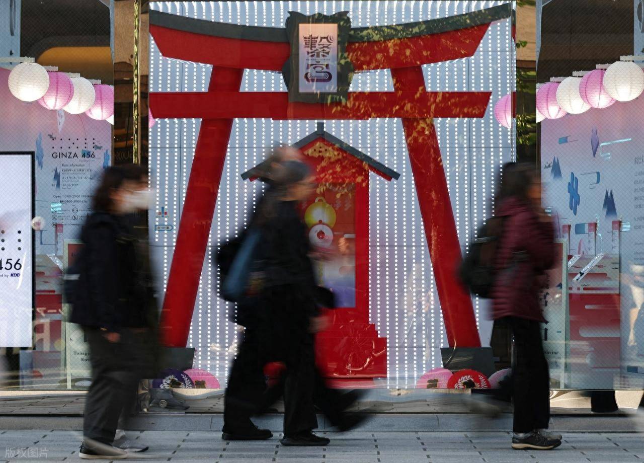 
        18条航线一夜停飞！高市早苗将日本命脉切断，日本民众崩溃了