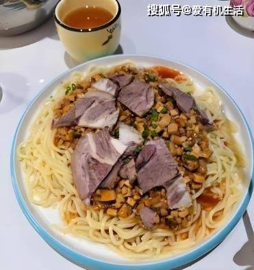 
        酒泉十大名小吃：一口下去，吃出西北的粗犷与细腻！