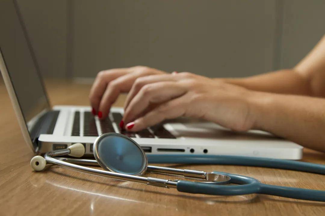 为啥人流是全麻,而顺产和剖腹产却是局麻呢?实情是这样的