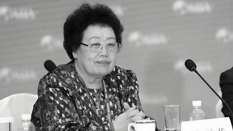 85岁陈丽华病逝，曾为迟重瑞买10克拉钻戒，生前留下500多亿财产