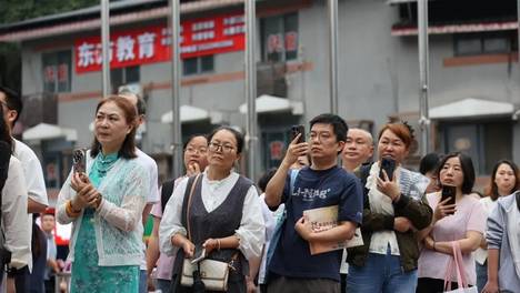 直击中考首日，温暖与拼搏同在