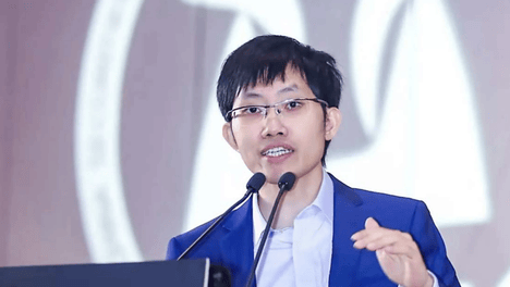 收了投资人300亿后，梁文锋第一个大动作来了