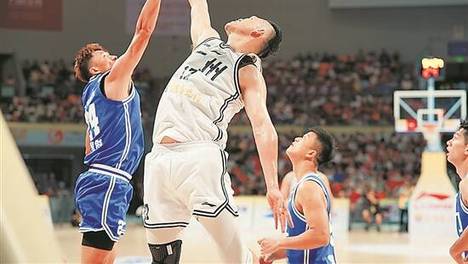 看完比赛，乘夜宵巴士直抵夜市