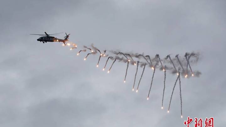 中柬金龙-2025联演举行海空方向实兵演练,你期待吗?