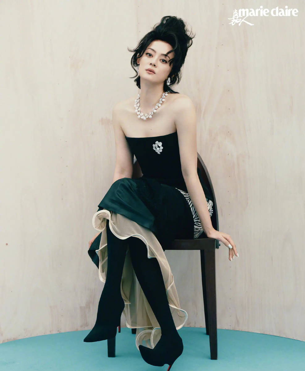 孙俪晒瑜伽照身体灵活柔韧性超好!拉伸翻滚状态佳