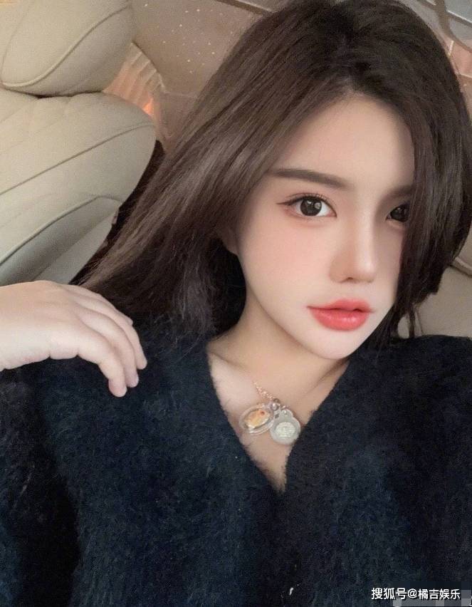 韩安冉在微博上宣布脱粉张兰,并发表了一篇博文