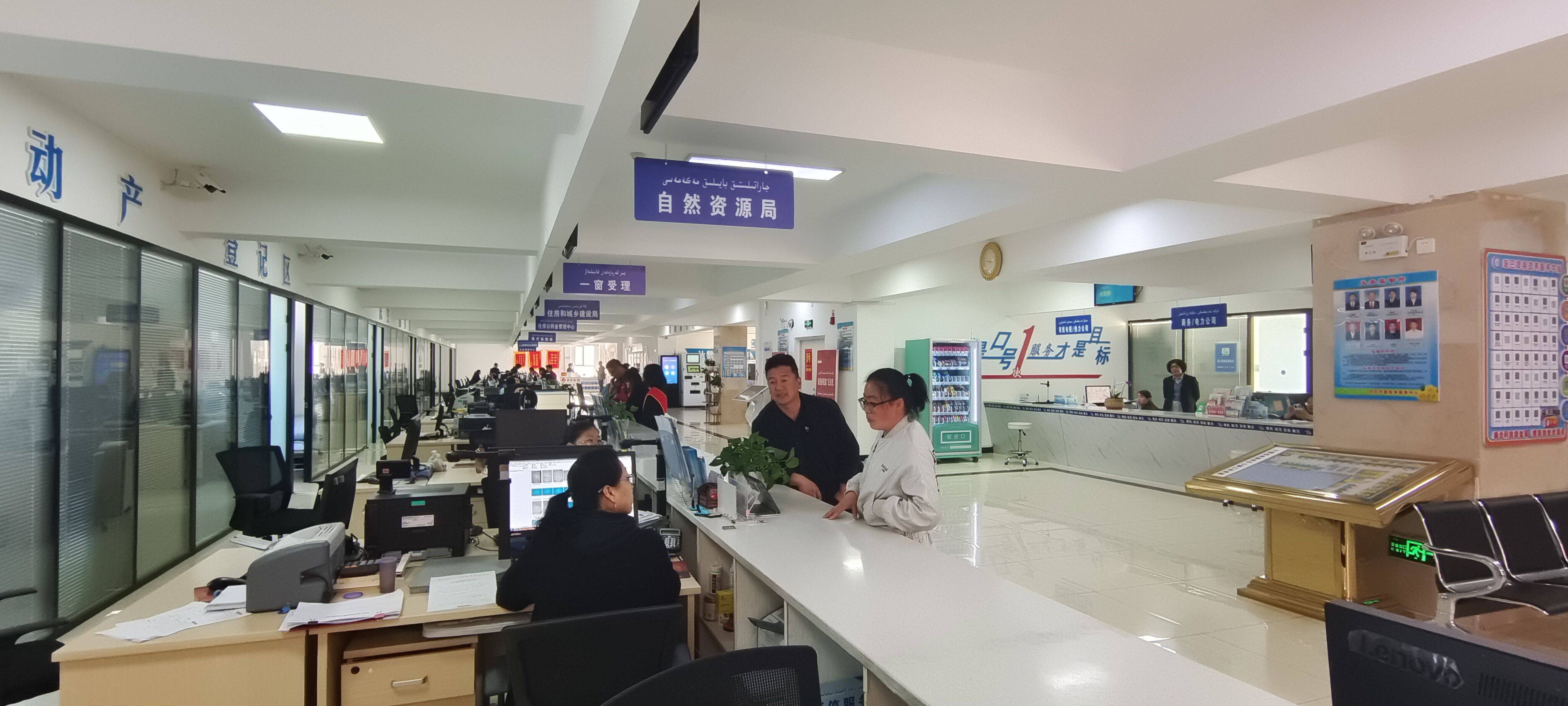 哈巴河县“管家式”帮办代办服务获“点赞”(图1)