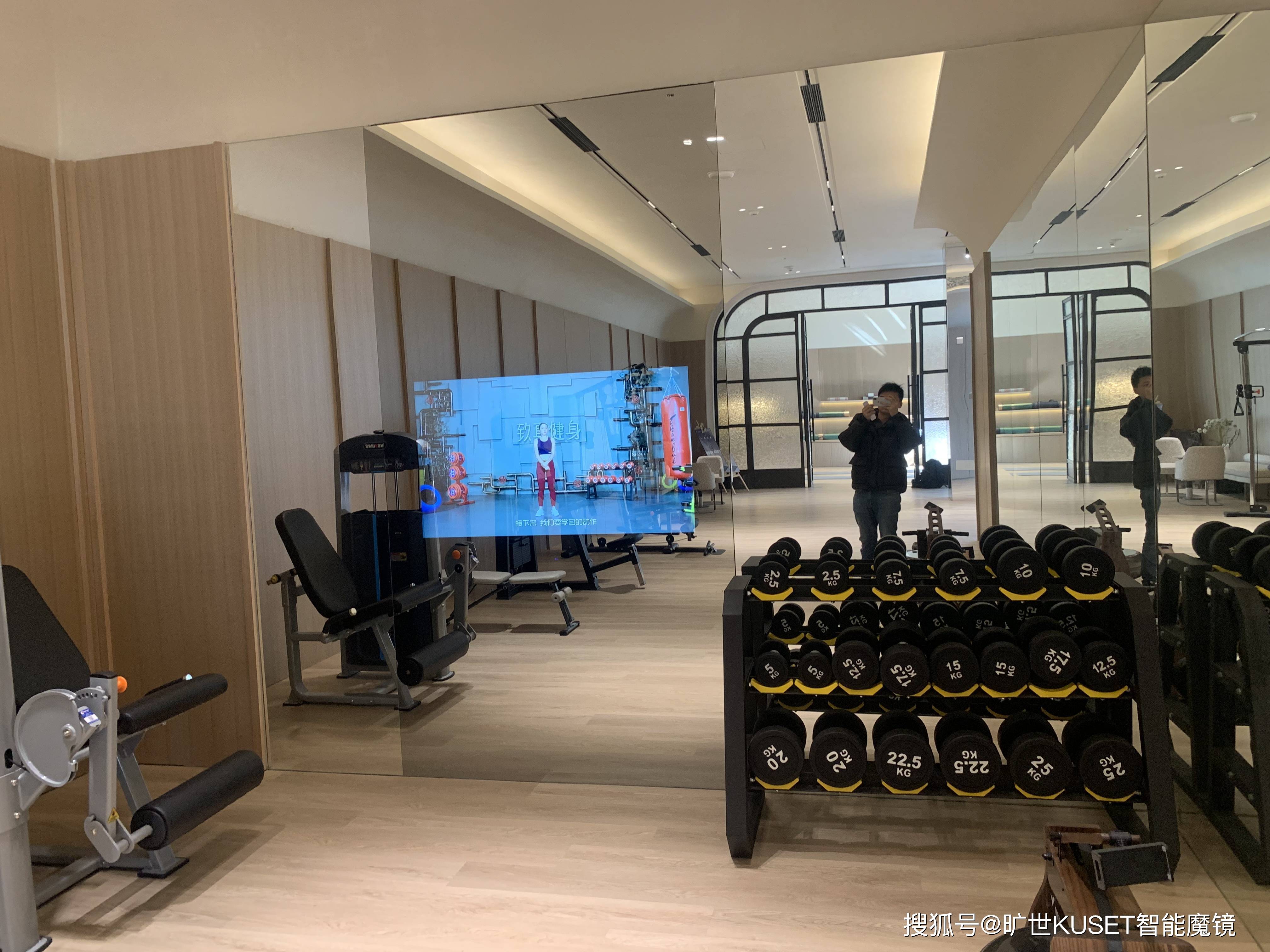 别墅智能健身镜,居家锻炼新境界 别墅智能健身镜,居家锻炼新境界