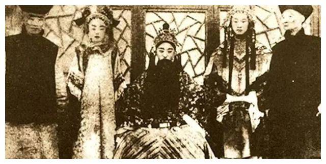 1875年7月 在押的杨月楼突然被带到大堂上 身处绝境的他命运将如何