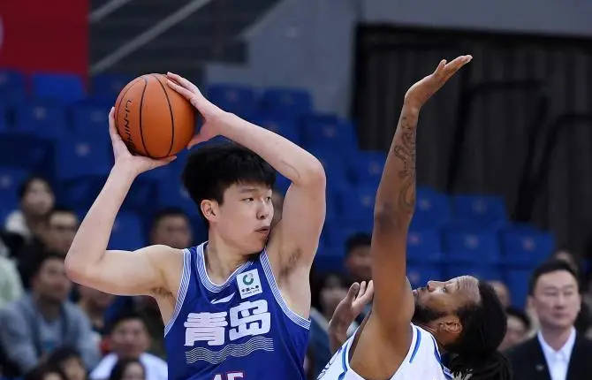杨瀚森生涯首次挂0 半场被雪藏青岛也无奈